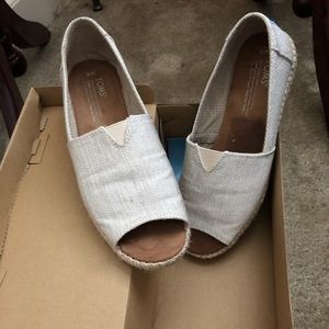 TOMS natural yarn dye open toe